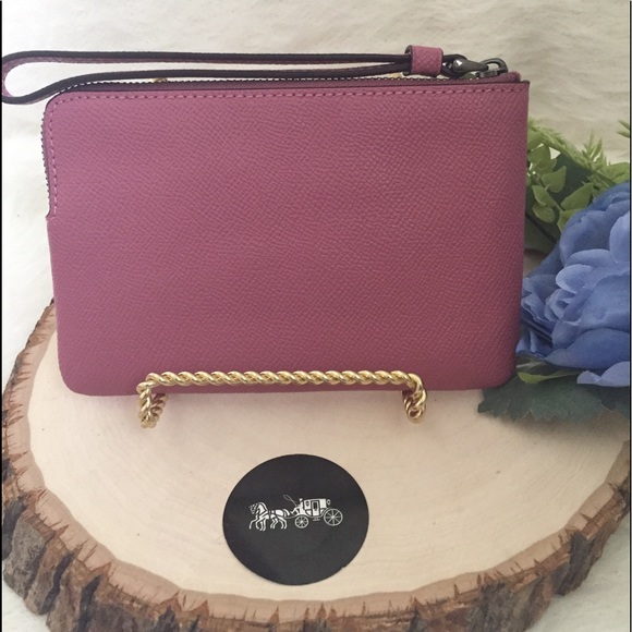 COACH Wristlet 🆕 - Picture 5 of 7